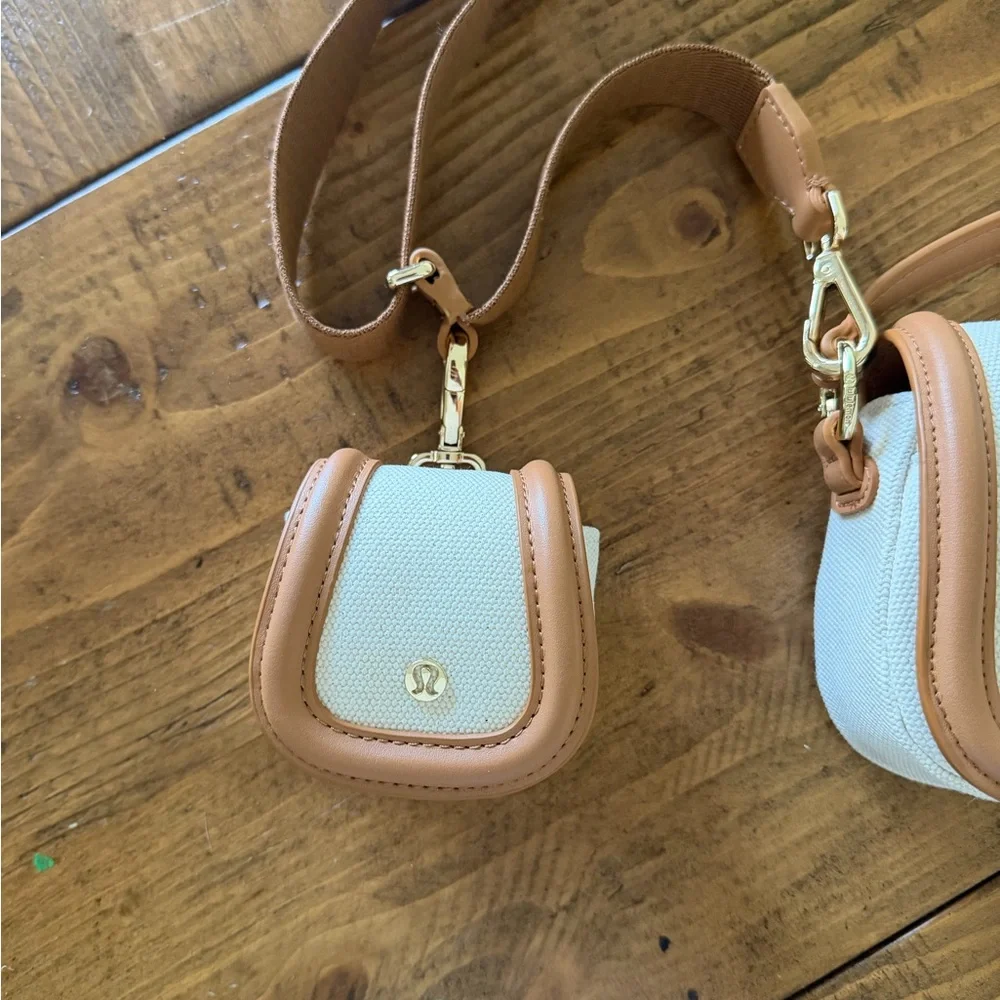 lululemon athletica Cream and Tan Crossbody Bag Set with Mini Pouch - Picture 2 of 7